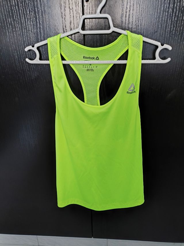 Top deportivo Reebok talla "S"