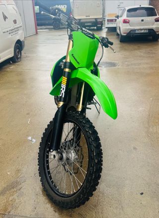 KAWASAKI KXF 450 2023 .