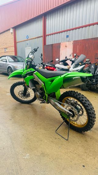 KAWASAKI KXF 450 2023 .
