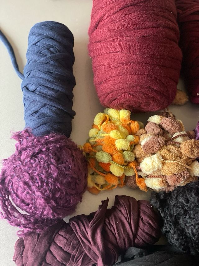 Lote 14 ovillos trapillo y lana haz tus collares