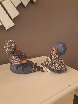 PAREJA FIGURAS "NIÑOS" PASTA MADERA