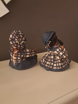 PAREJA FIGURAS "NIÑOS" PASTA MADERA