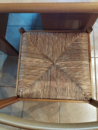 Set mobili da cucinai "tavolo panca tre sedie.