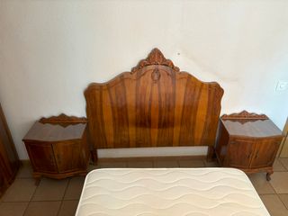 Armario antiguo aparador+espejo, mesillas, cama