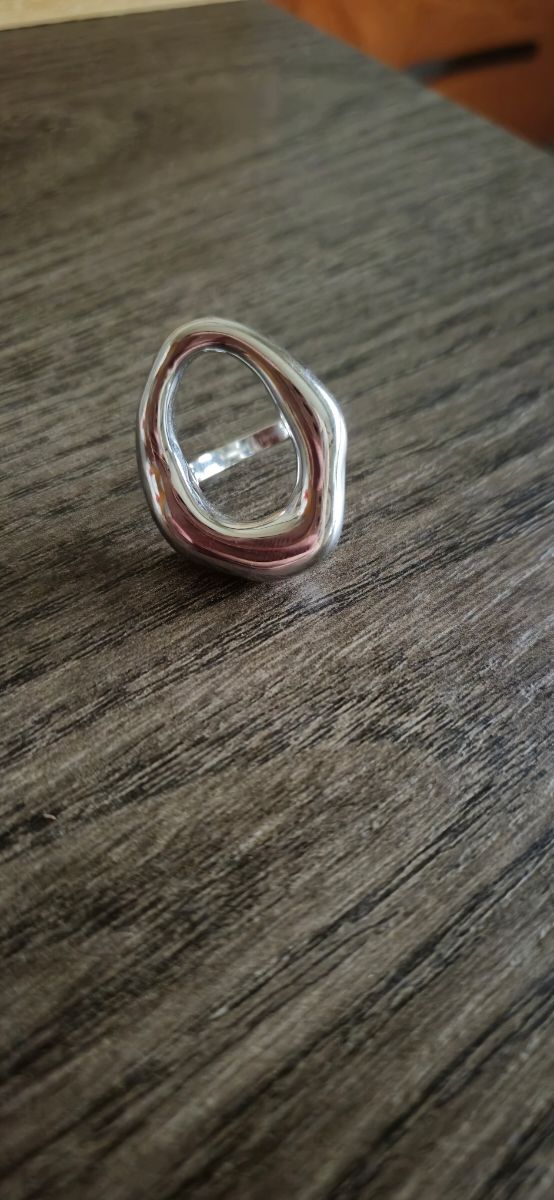 Anillo plateado