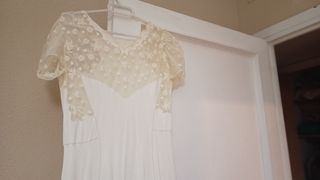 Camisón raso y encajes bolillos muy antiguo