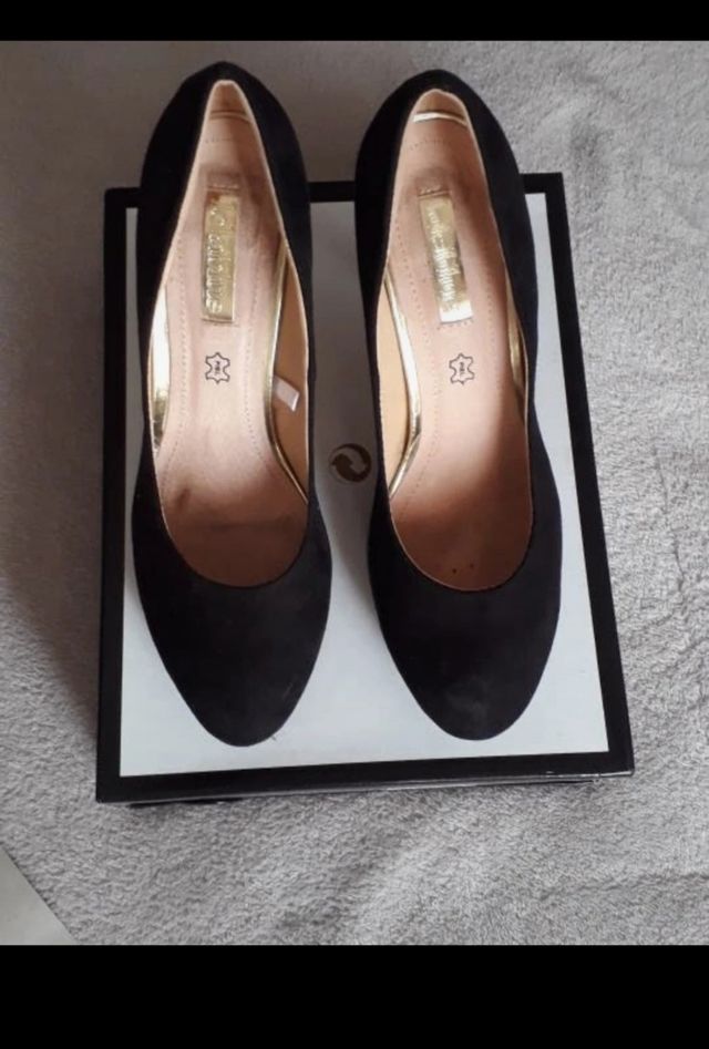 Tacones con plataforma en negro