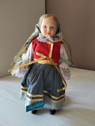 Bambolina in ceramica - Cechia