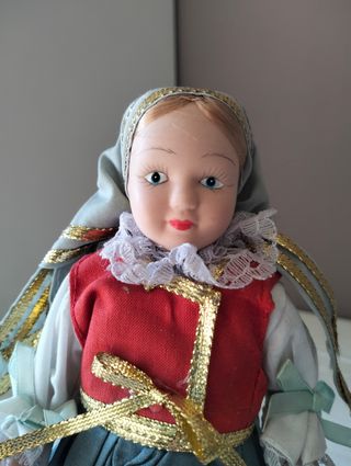 Bambolina in ceramica - Cechia