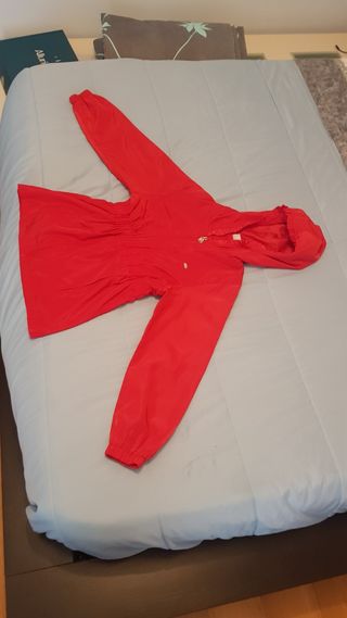 Casaco impermeável vermelhos