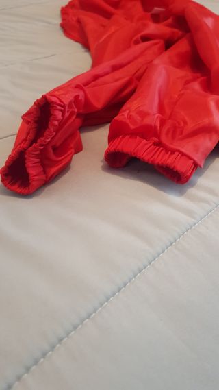 Casaco impermeável vermelhos