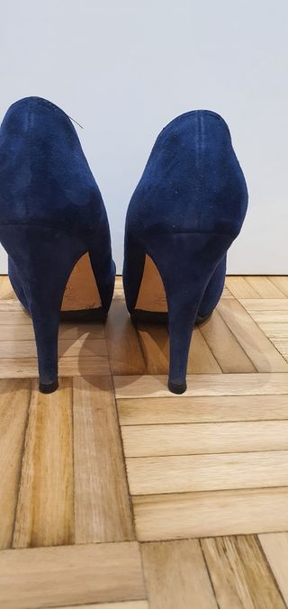 Zapato tacón piel azul