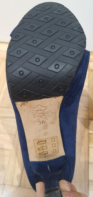 Zapato tacón piel azul