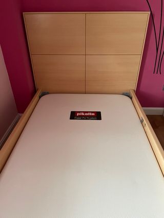 Cama de 90 con base tapizada