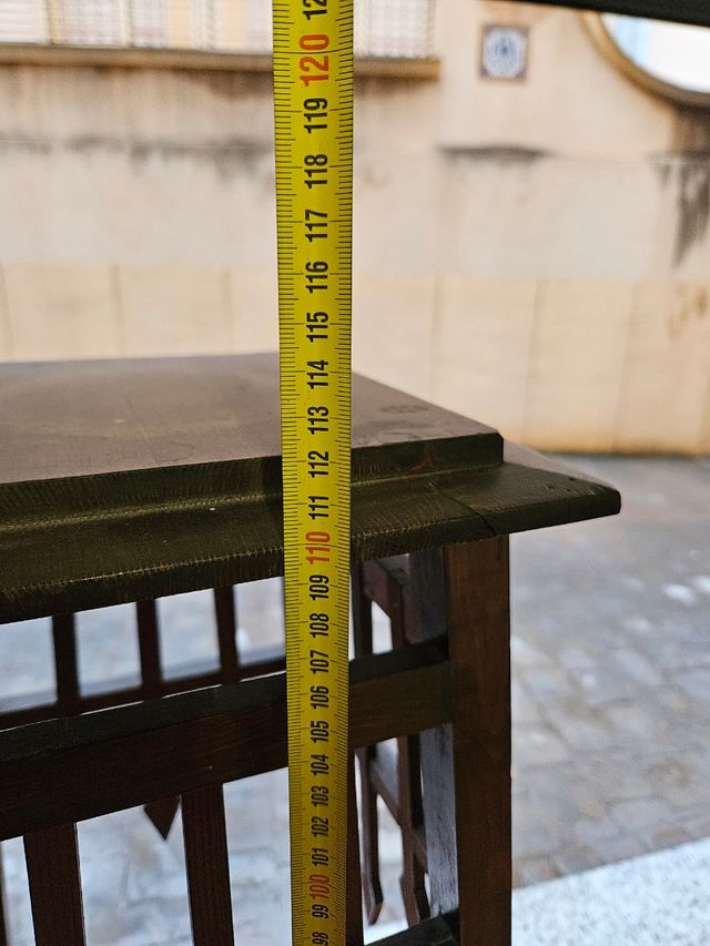 Peana macetero antigua.