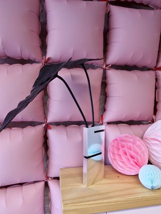 Barcelona. Jarron de vidrio y pie de metal