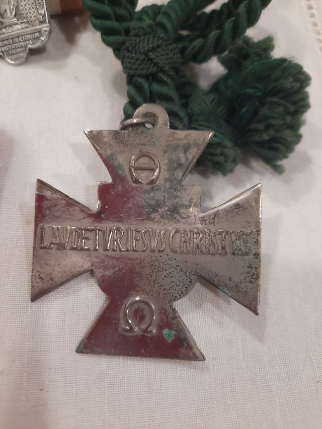 Medaglie antiche, materiali diversi