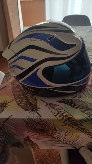 Mono moto,casco y botas.