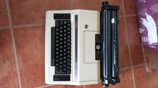 Máquina de escribir eléctrica.