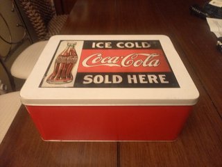 Caja metálica decorativa