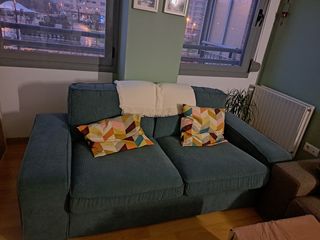Sofá en verde de Ikea.