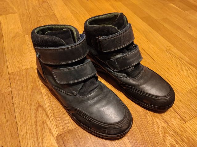 Zapatos botas uniforme niño T- 40