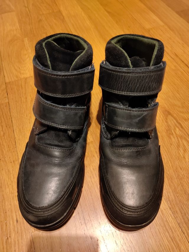 Zapatos botas uniforme niño T- 40