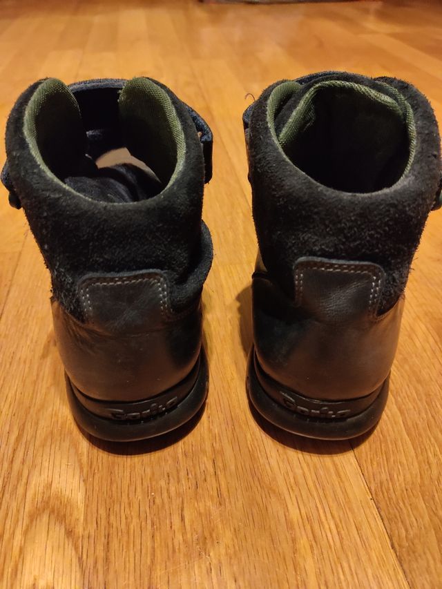 Zapatos botas uniforme niño T- 40