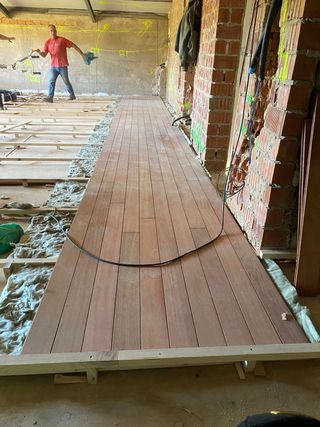 Tarimas macizas de alta calidad 25,95€ M2