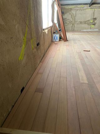 Tarimas macizas de alta calidad 25,95€ M2