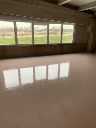 Plaston autonivelante