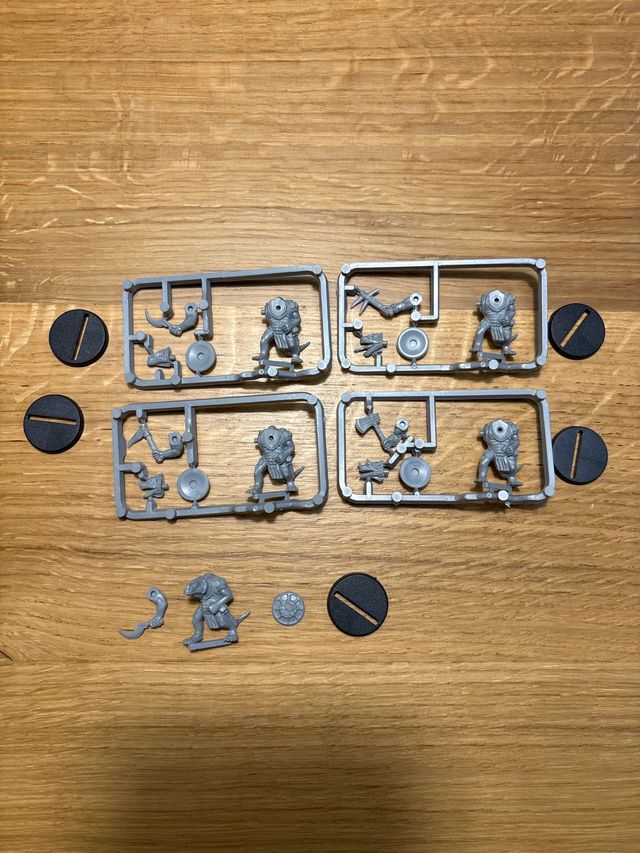 Lote 5 hombres lagarto