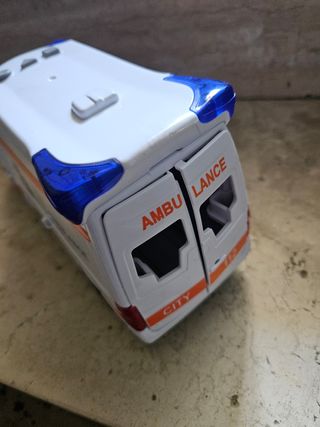 Ambulanza luci e suoni per bimbi funzionante
