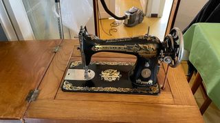 Máquina de coser antigua