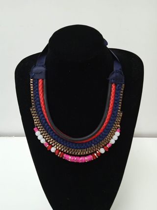 Collar con varias texturas.