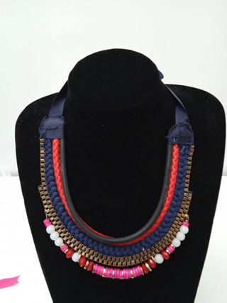 Collar con varias texturas.