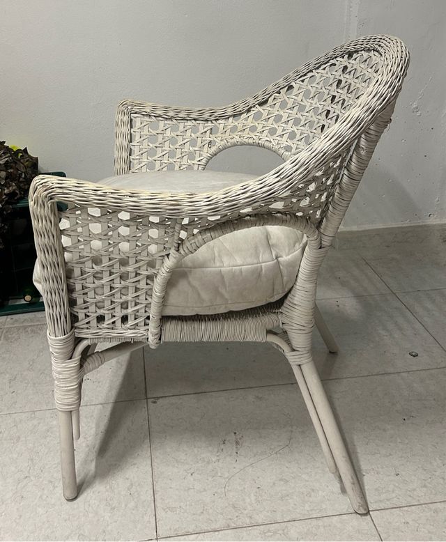 2 Sillones de Mimbre precio por unidad