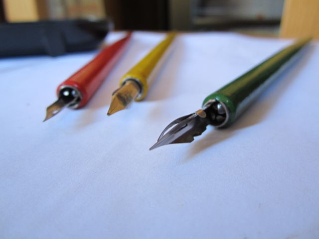 PORTAPLUMINES Y PLUMINES ANTIGUOS