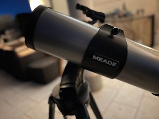 Telescopio marca MEADE modelo StarNavigator 114
