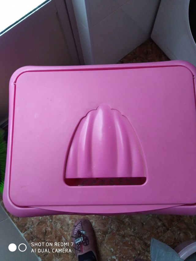 PAPELERA CON PEDAL , CESTO PARA ROPA, Y TENDEDERO.