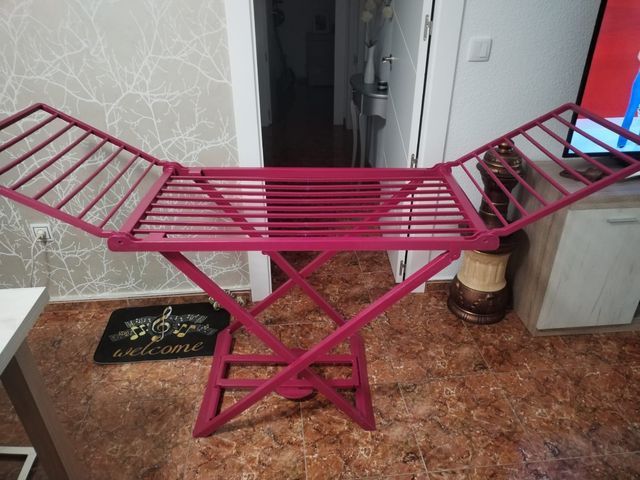 PAPELERA CON PEDAL , CESTO PARA ROPA, Y TENDEDERO.