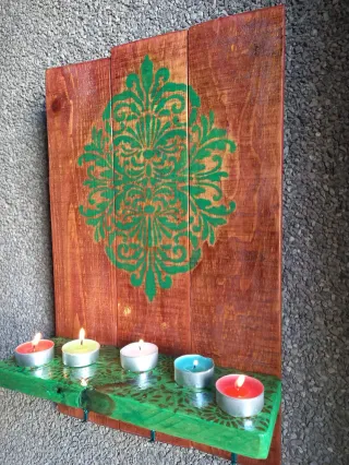 CUADRO ESTANTE CON PERCHAS PARA VELAS-MACETAS