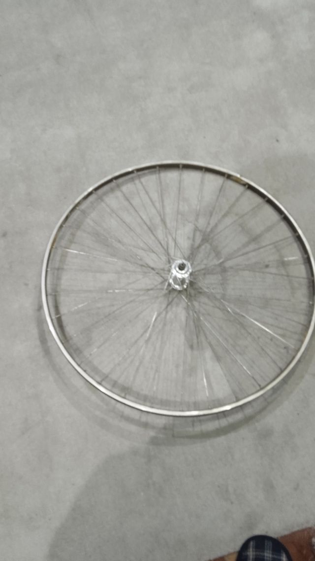 Rueda delantera Campagnolo Strada