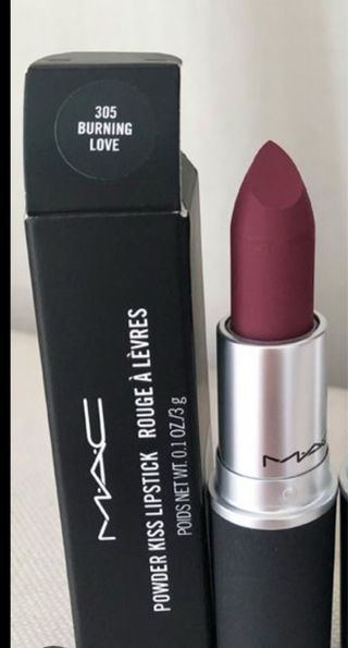 Labial pintalabios mac powder burning love 