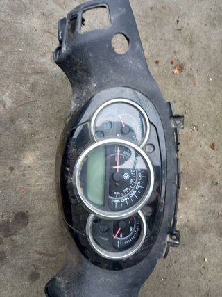 Cuentakilómetros Piaggio beberly 125