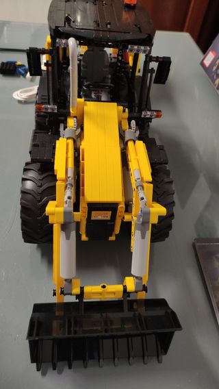 Retroexcavadora tipo Lego