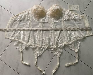 Corpetto in pizzo con reggicalze tg 2B IT Penrose