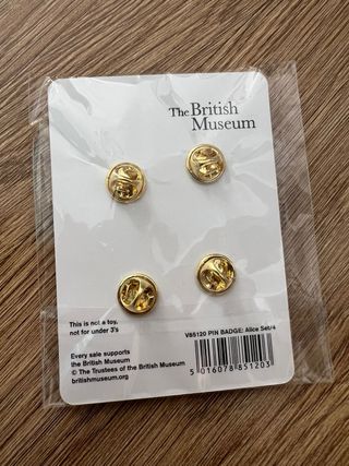 set Pins Exclusivo Alicia en el País de las 