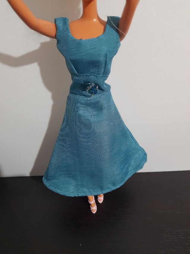 Barbie Vestido y abrigo Rusia