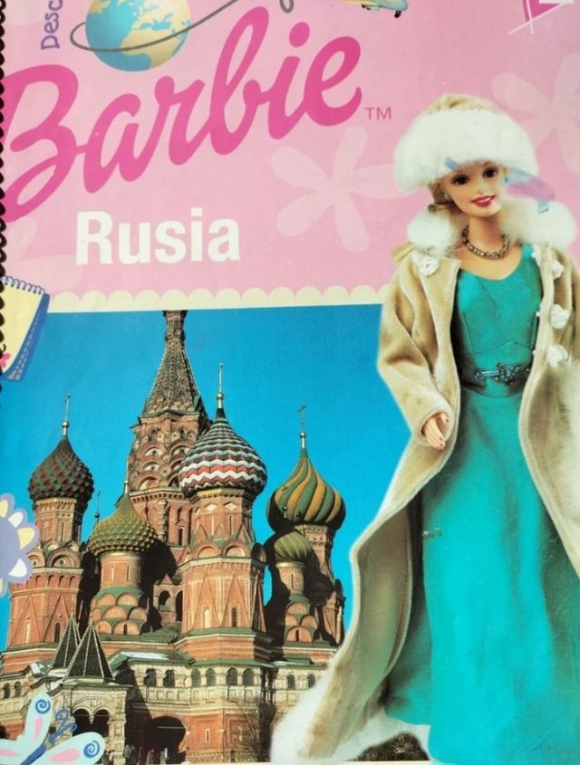 Barbie Vestido y abrigo Rusia